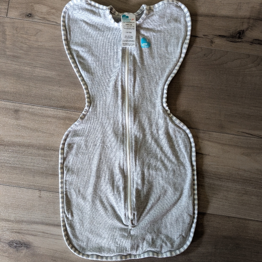 Love To Dream Gray Swaddle with Zipper